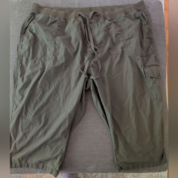 St John's Bay Cargo Capris Olive Green 4X - Picture 1 of 3
